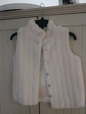 Gymboree Cream Faux Fur Vest